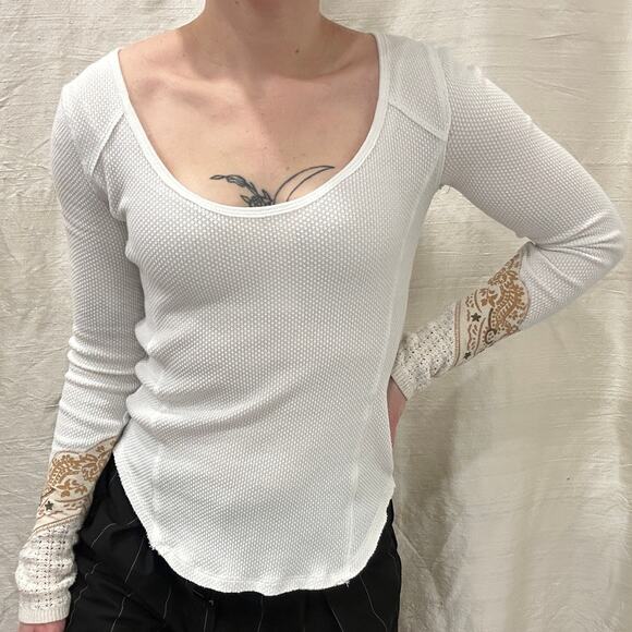 We the Free White Scoop Neck Waffle Knit Thermal Bandana Crochet Cuff Sz XS Boho - Picture 7 of 10